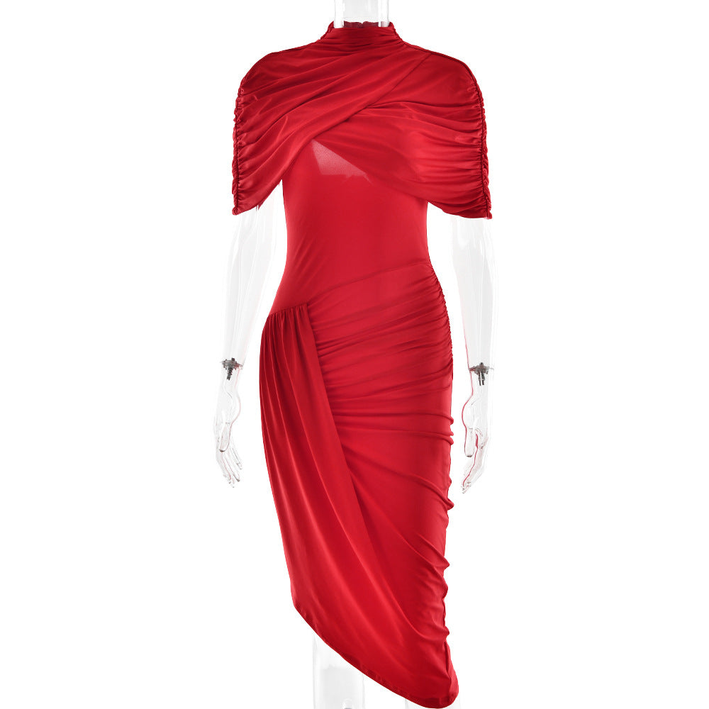 Vestido plisado sin espalda con chal