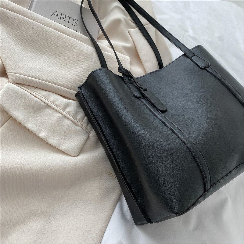 Bolso de mano de cuero suave de gran capacidad