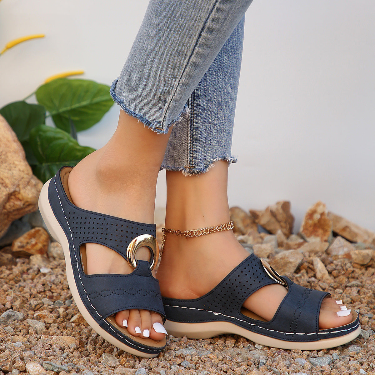 Zapatillas perforadas con suela gruesa