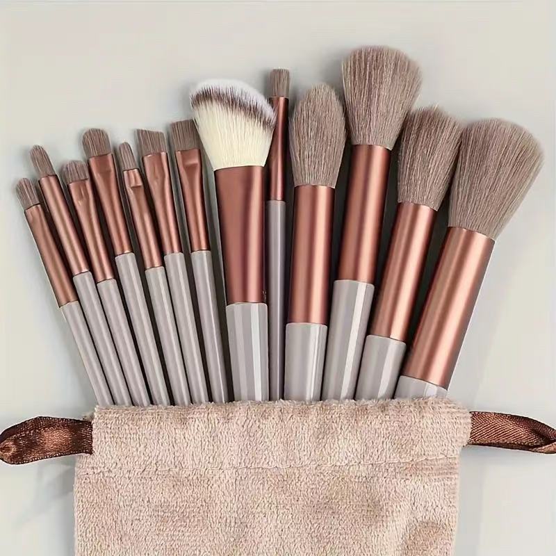 Juego de brochas de maquillaje de 13 piezas con bolsa de almacenamiento