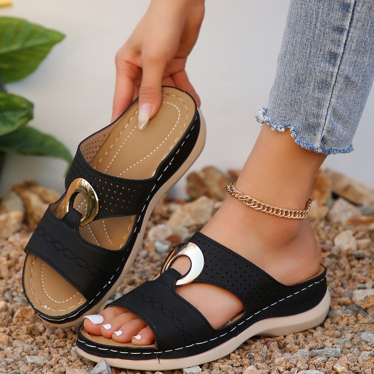 Zapatillas perforadas con suela gruesa