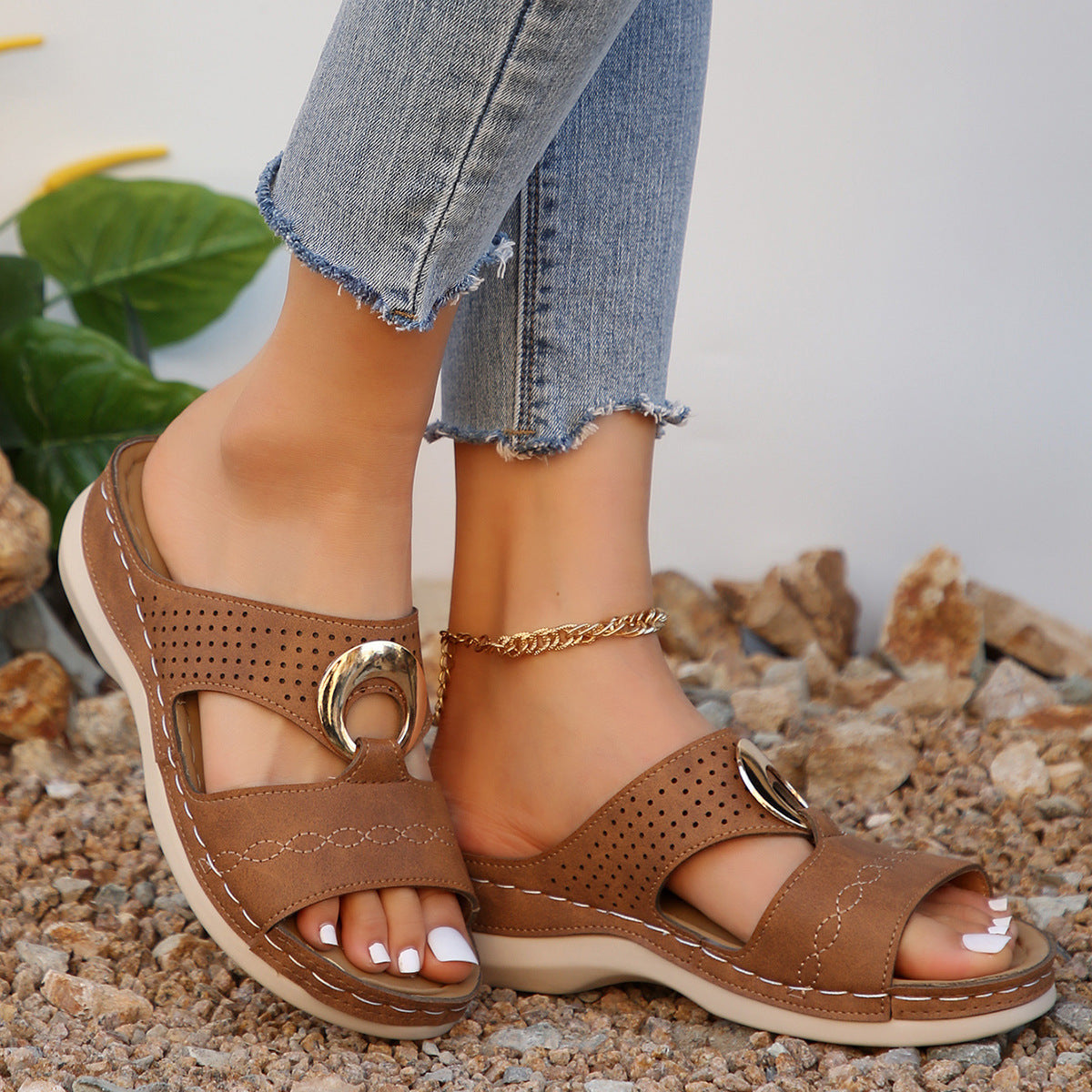 Zapatillas perforadas con suela gruesa