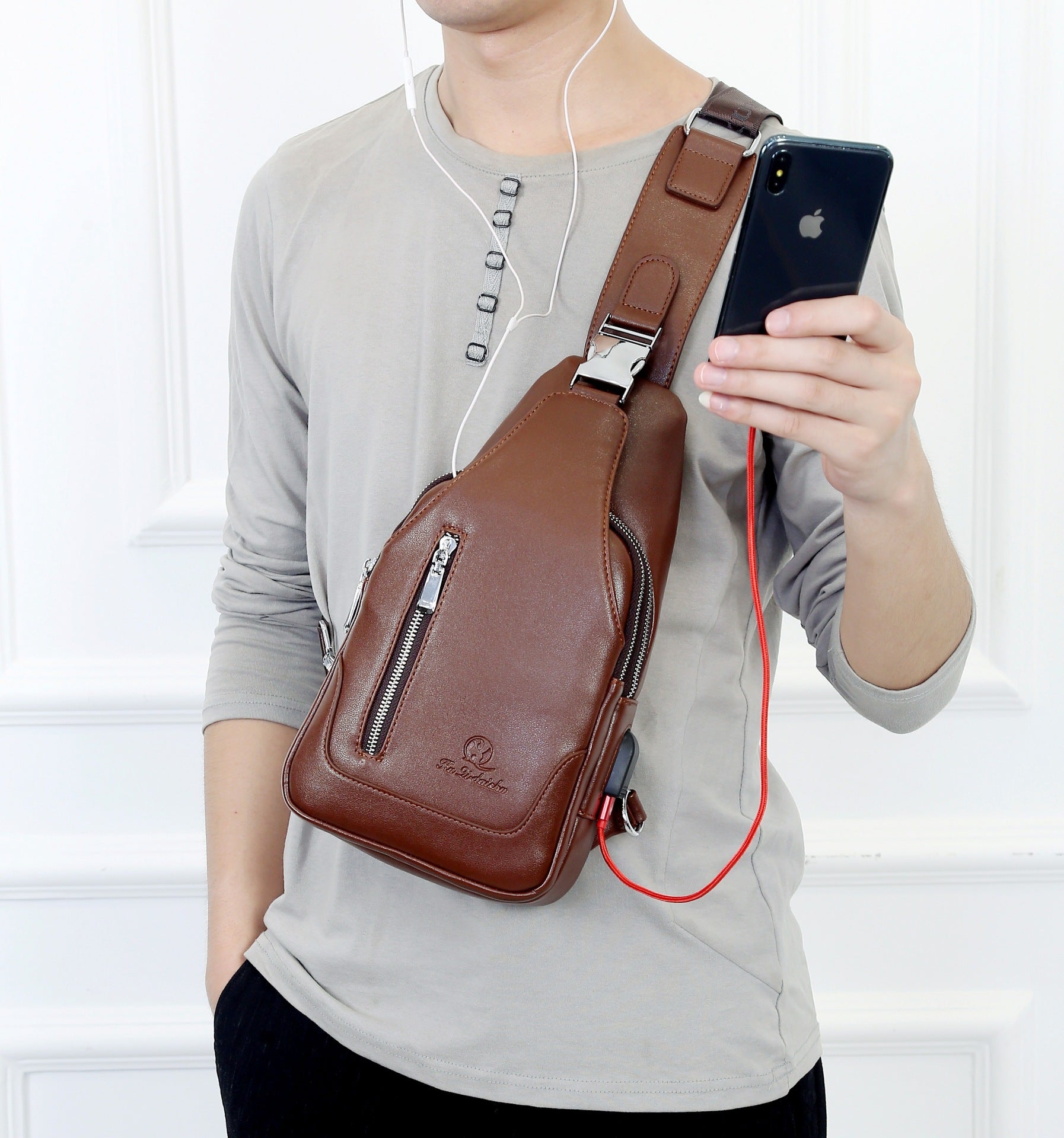 Bolsa de pecho de carga USB multifuncional